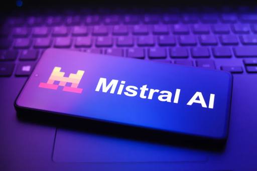 Mistral Large 4 با ۱ تریلیون پارامتر منتشر شد؛ هنوز باز نیست